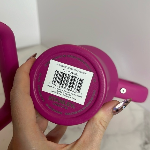 Stanley 40oz Quencher H2O Tumbler in Fuchsia - NWT - Picture 9 of 9
